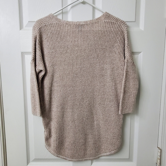 Express Women V-neck Cozy Cotton Oversized 3/4 Sleeve Sweater, Oatmeal, XS - Picture 3 of 5